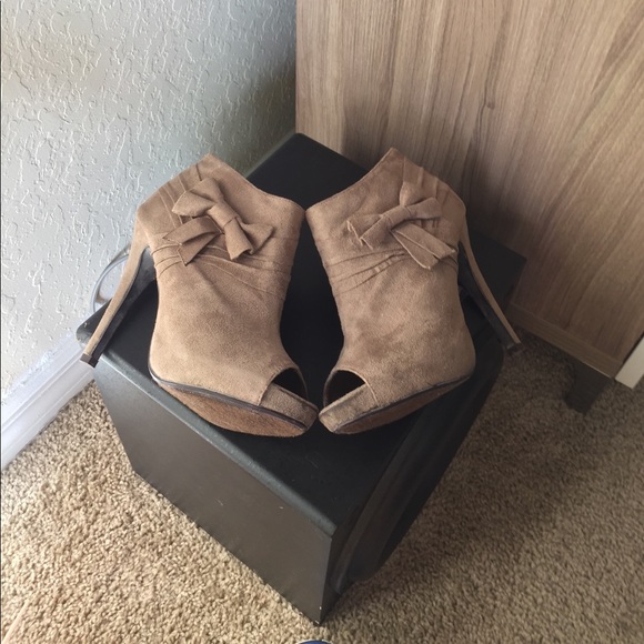 ✨ Booties, Size 7, New ! - Picture 6 of 8